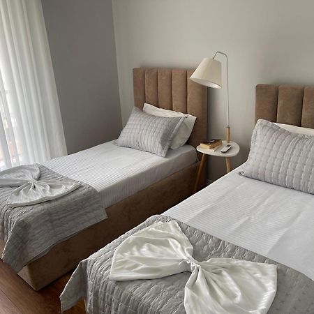 New Bazaar, Grand Apartment Tirana Bagian luar foto