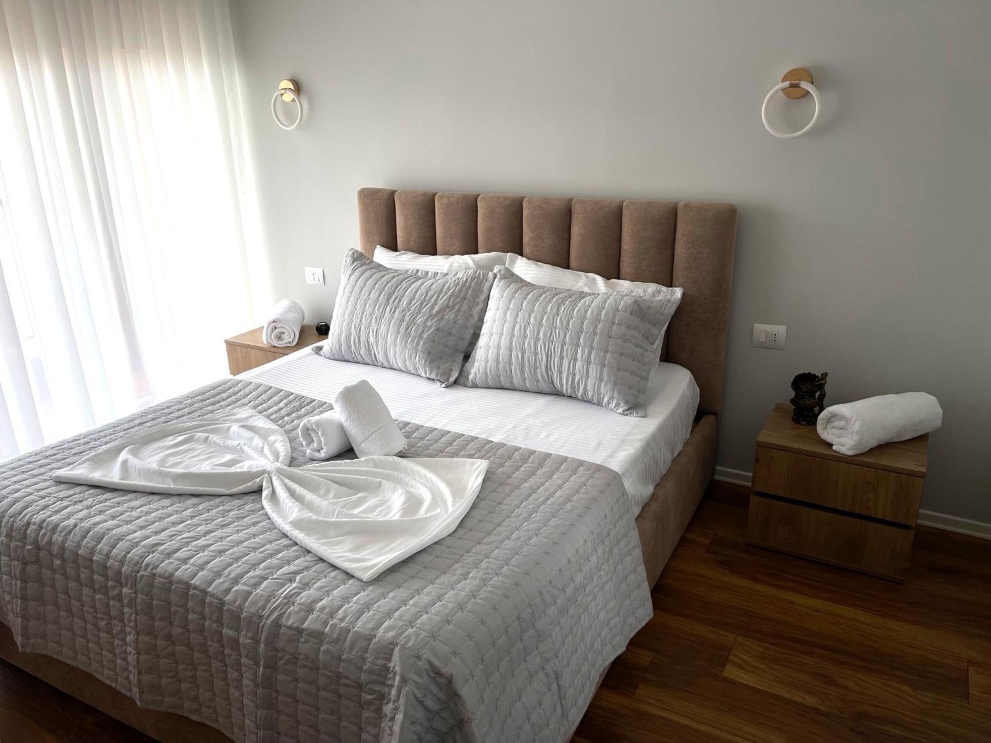 New Bazaar, Grand Apartment Tirana Bagian luar foto